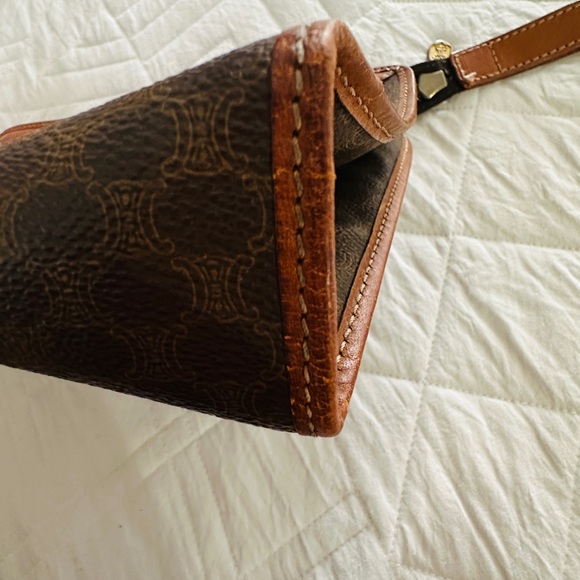 CELINE TRIOMPHE VINTAGE CANVAS & LEATHER CLUTCH BAG - Picture 7 of 9